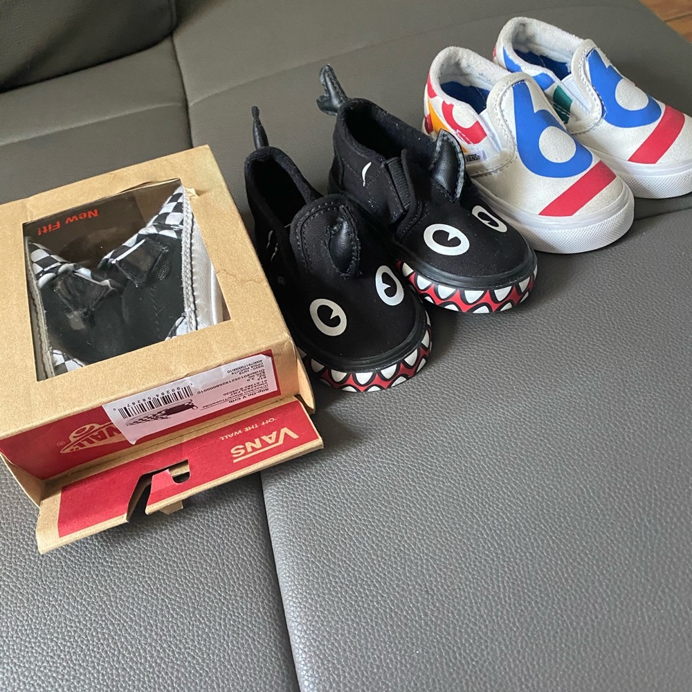 Both hard bottoms size 4c and shoe in box in size3